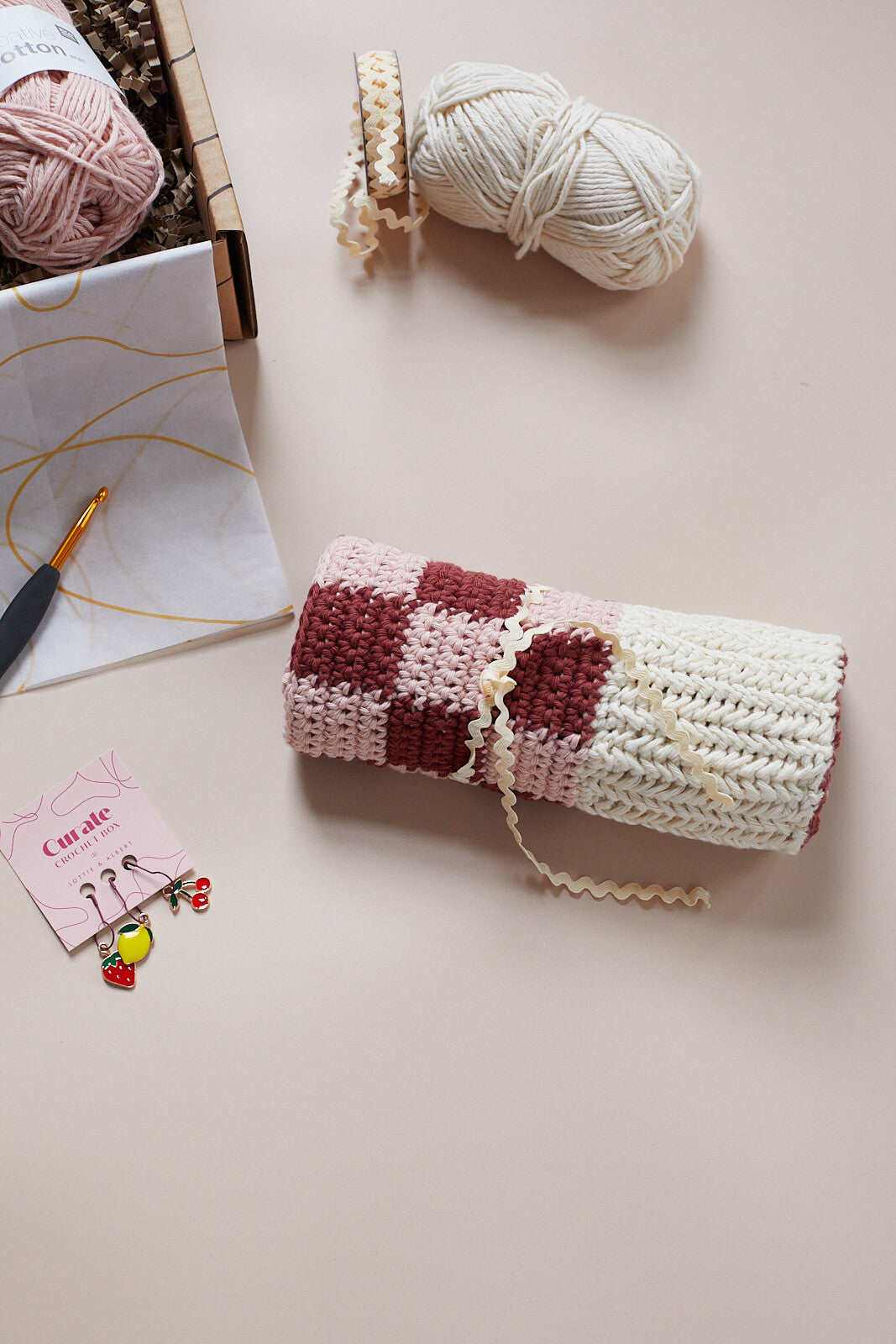 Life's A Picnic Hook Roll Pattern