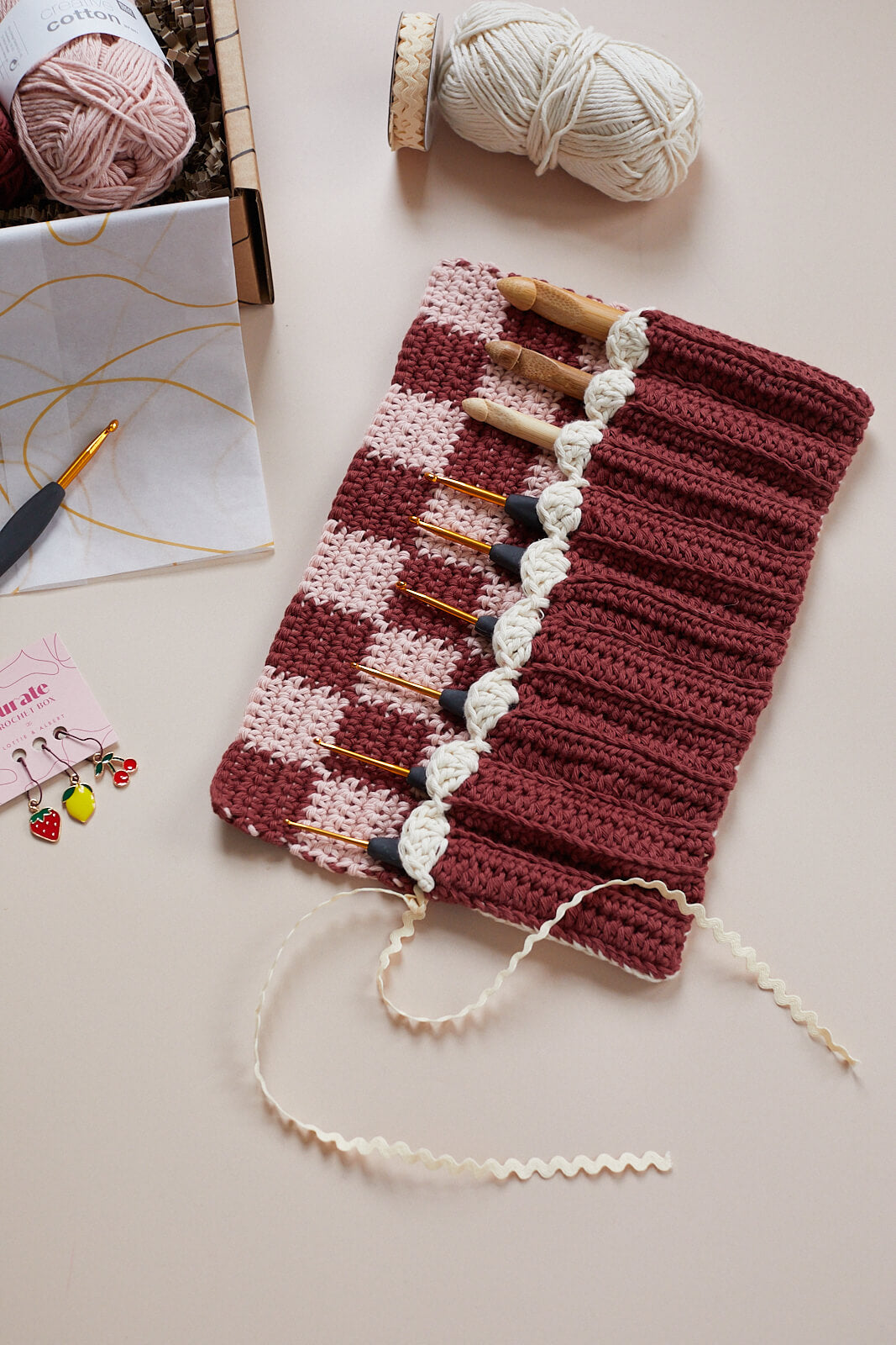 Life's A Picnic Hook Roll Pattern