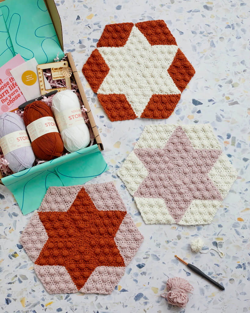 bobble-like-ite-hot-crochet-kit-curate-crochet-box-lottie-and-albert