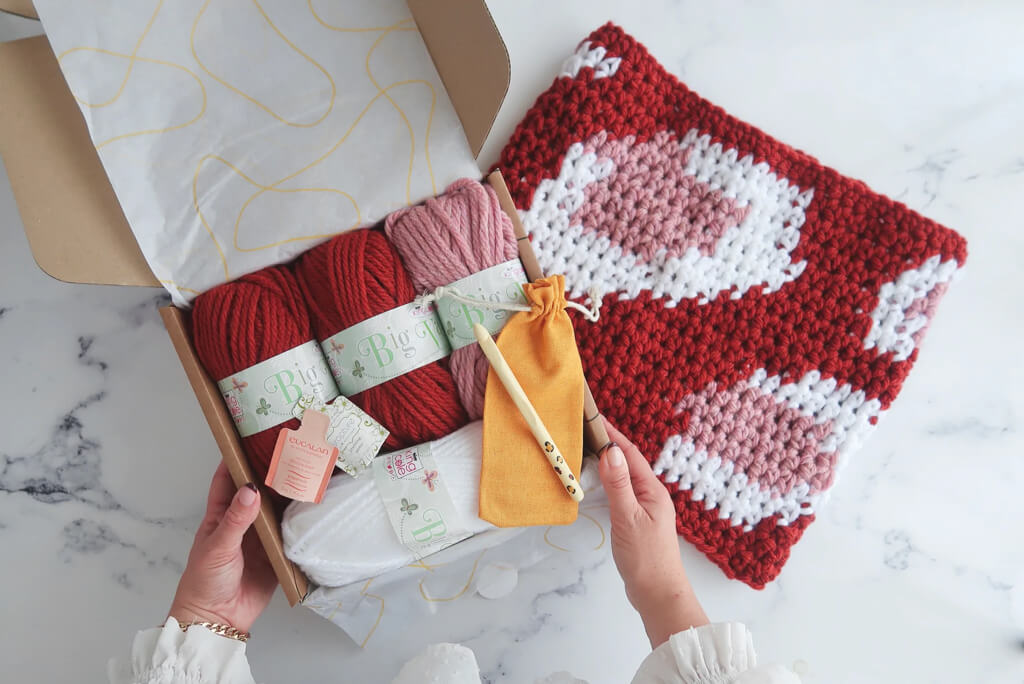 leopard-print-cowl-kit-curate-crochet-box-lottie-and-albert