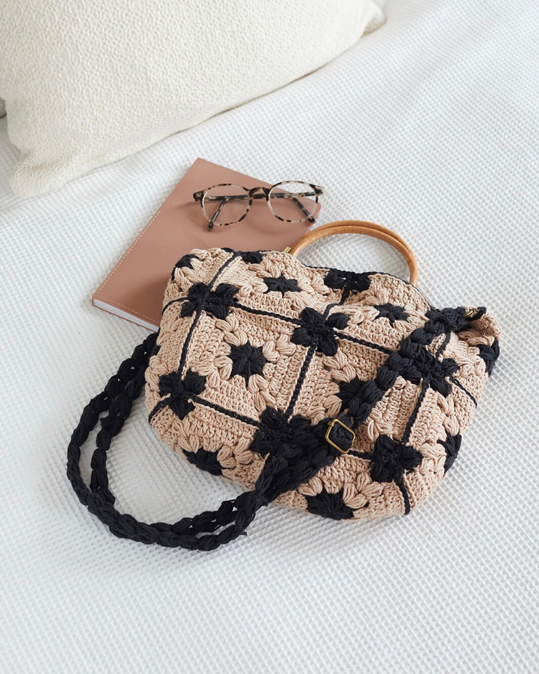 parisienne-bag-crochet-kit-curate-crochet-box-lottie-and-albert