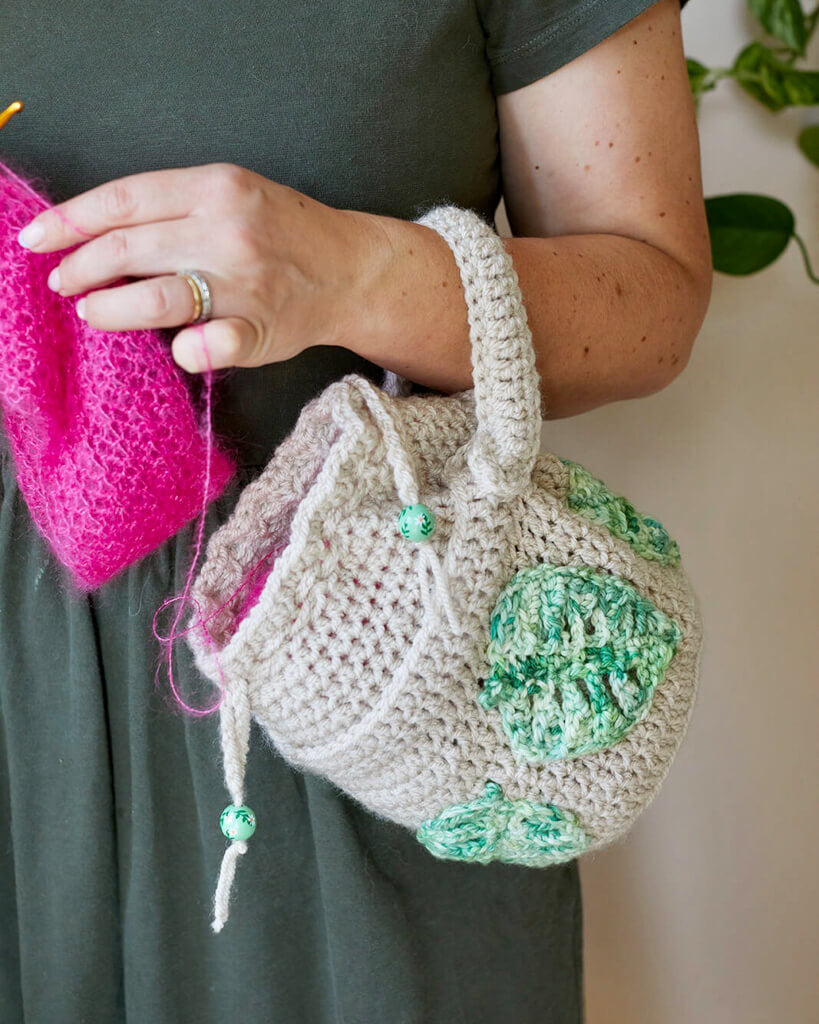 monstera-bag-pattern-curate-crochet-box-lottie-and-albert